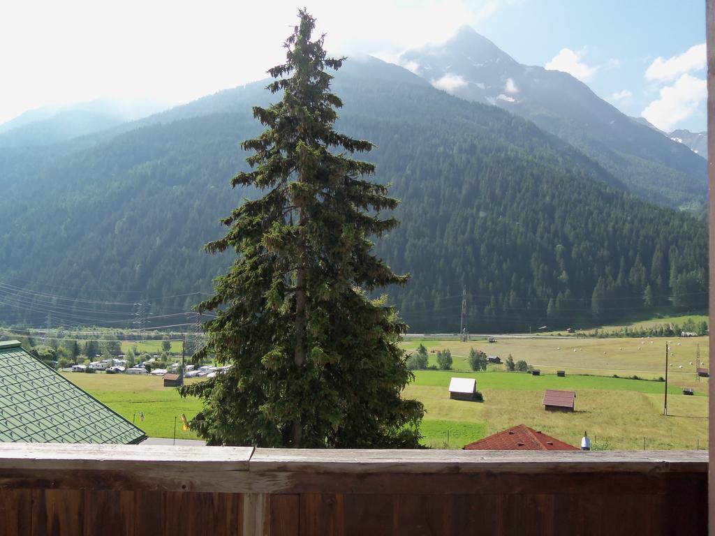 Hotel Schwarzer Adler Петной ам Арлберг Стая снимка