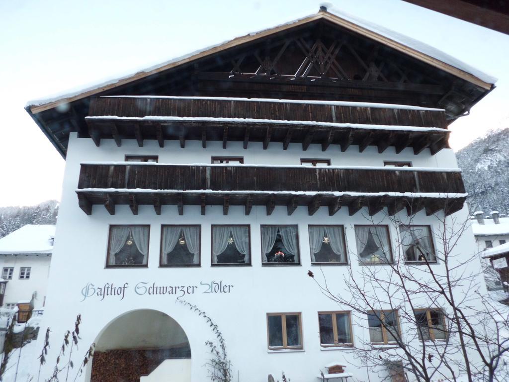 Hotel Schwarzer Adler Петной ам Арлберг Екстериор снимка
