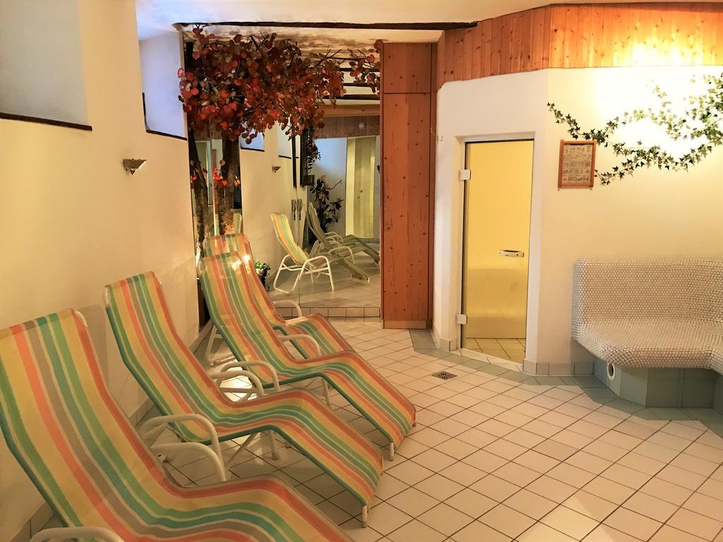 Hotel Schwarzer Adler Петной ам Арлберг Екстериор снимка
