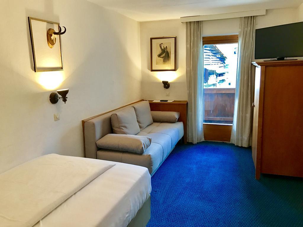Hotel Schwarzer Adler Петной ам Арлберг Екстериор снимка